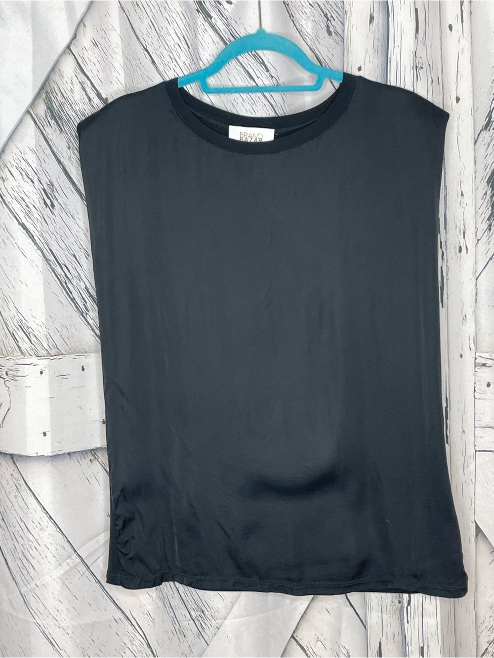 Brand Bazar Padded Shoulder Black Tee Size M